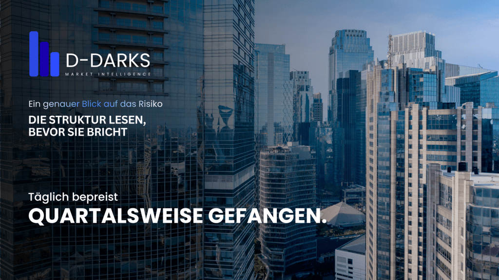 DDARKS Market Intelligence Grafik zu offenen Immobilienfonds — Skyline mit dem Text „Täglich bepreist. Quartalsweise gefangen." zur SRI-Illusion des geringen Risikos